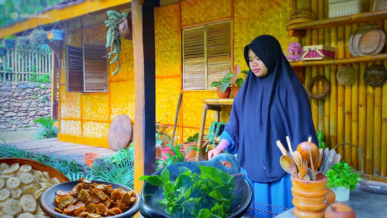 Hidup di Desa | Berkebun, masak pucuk - pucukan yang ada di kebun | panen pisang