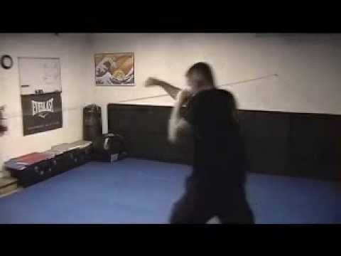 Crazy Monkey Defense -Shadowboxing with slip rope