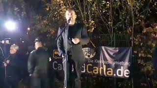 Marla Svenja L als Kunstfigur Sven auf der Pro Chemnitz Demo am 16.11.2018 beim Merkelbesuch