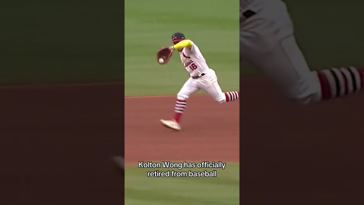 Kolten Wong announced his retirement, but never forget this silky smooth double play 🔥