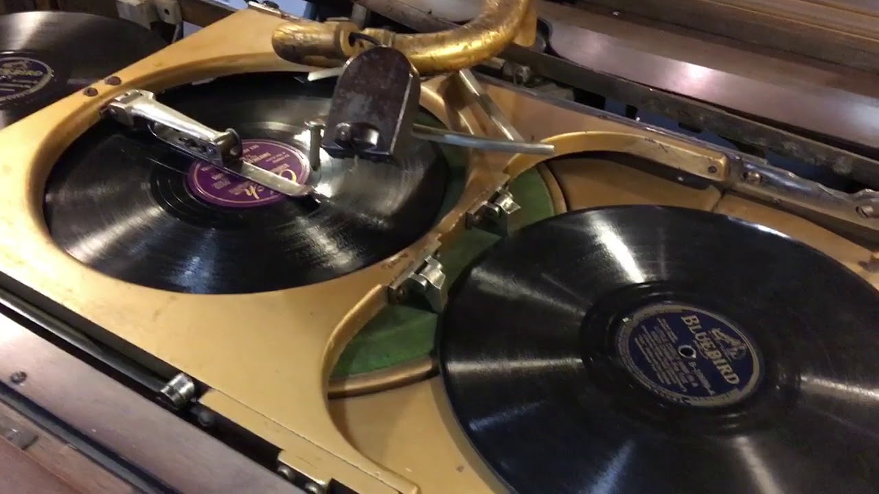 1928 Capehart 28G Jukebox