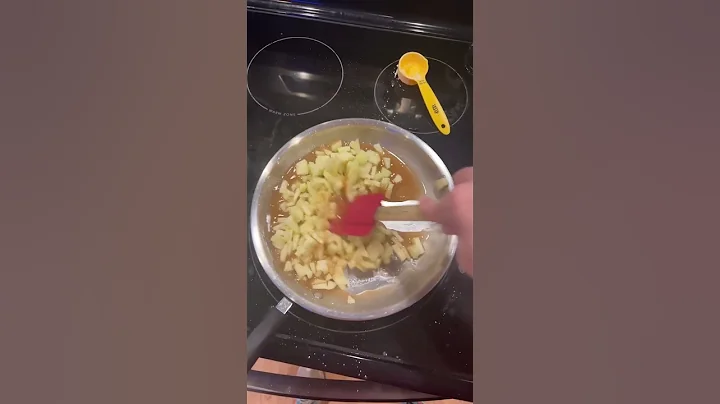 Quick and Easy Apple Pie Crescents! #cooking #food