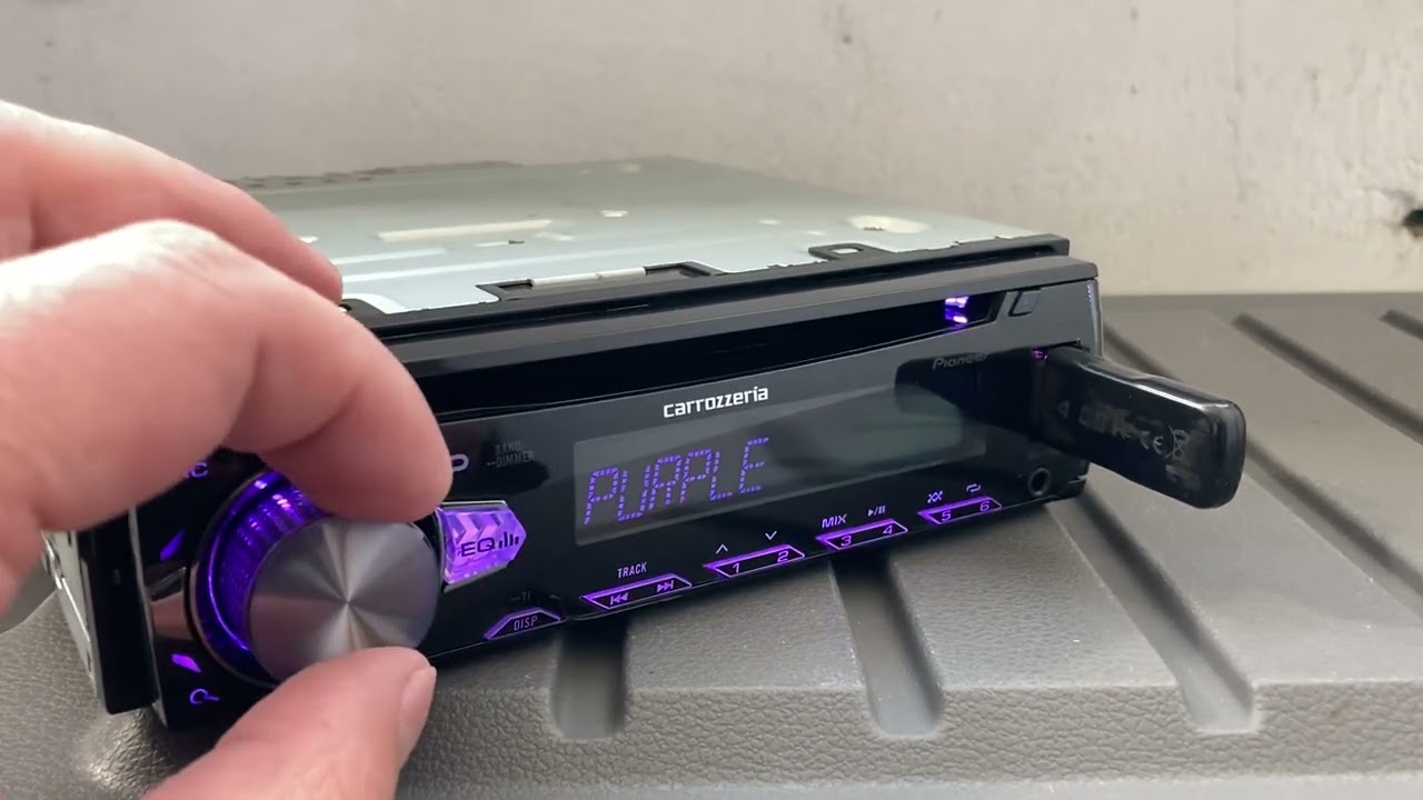 Pioneer carrozzeria deh-4400 - YouTube