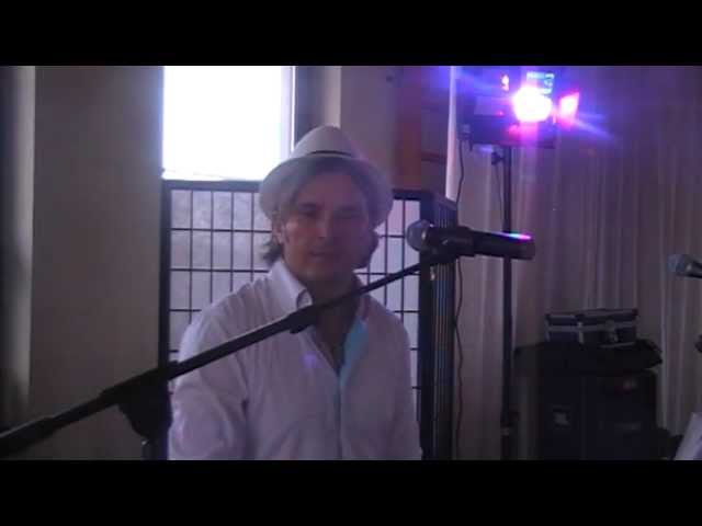 Guarda ITALIAMUSIC presenta : ANGELO PALAZZOTTO canta " La donna dell mio amico " su YouTube Guarda ITALIAMUSIC presenta : ANGELO PALAZZOTTO canta " La donna dell mio amico " su YouTube