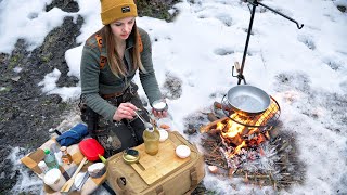 Поход в лес и сплав по реке. Готовлю Блинчики с рыбой! Масленица же ))