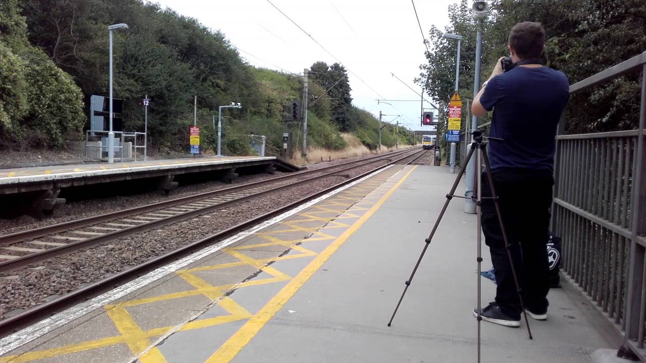 camera iphone 8 plus apk 8 car 321's arrive into Hatfield Peverel | 03/09/2016