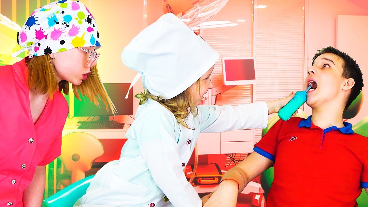 Дети лечат зубы и играют в доктора стоматолога. Сборник видео для детей ...