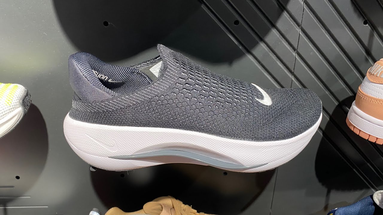 Nike Reina EasyOn (Black/Dark Grey/White) - Style Code: FN0345-001