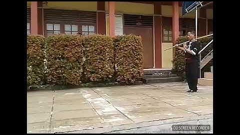 Atraksi IKS PI KERA SAKTI seni toya