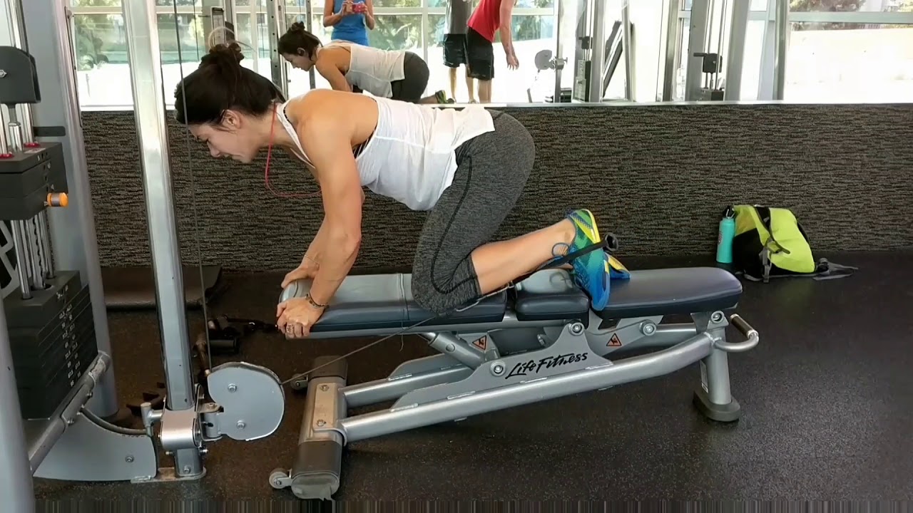 Kallyraefitness Cable leg extension/kick back, bent knee YouTube
