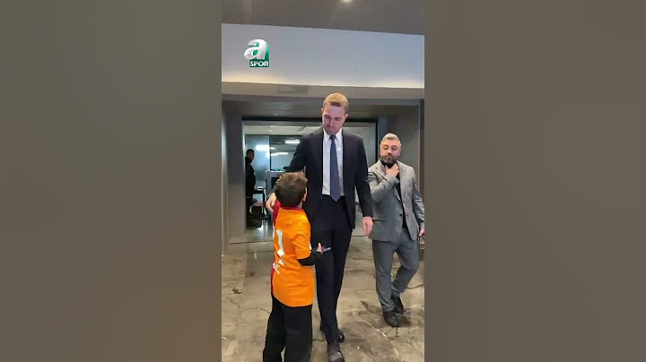 Galatasaraylı Minik Taraftardan Mert Günok'a Gülümseten Soru: "Sen Ahtapot Musun?" 🙂