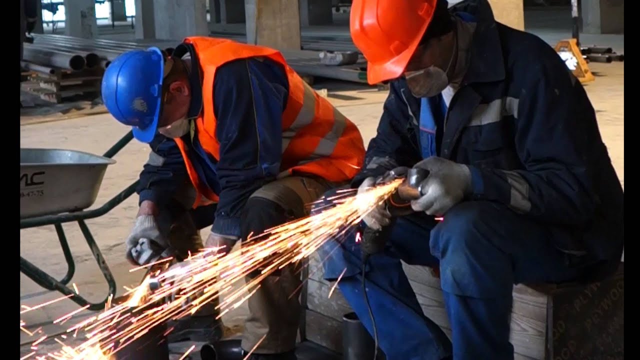 Грунтовка и покраска стальных трубопроводов - YouTube