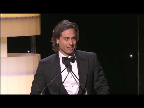 Video: Brad Falchuk nettovärde: Wiki, gift, familj, bröllop, lön, syskon