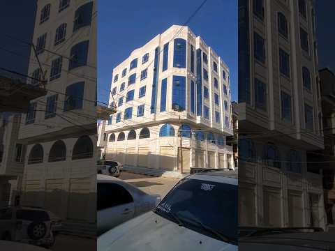 السعومليون وثلاث ميه الف في شارع هايل بدروم سبع دور تجاريه العاصمه صنعاء 774799171