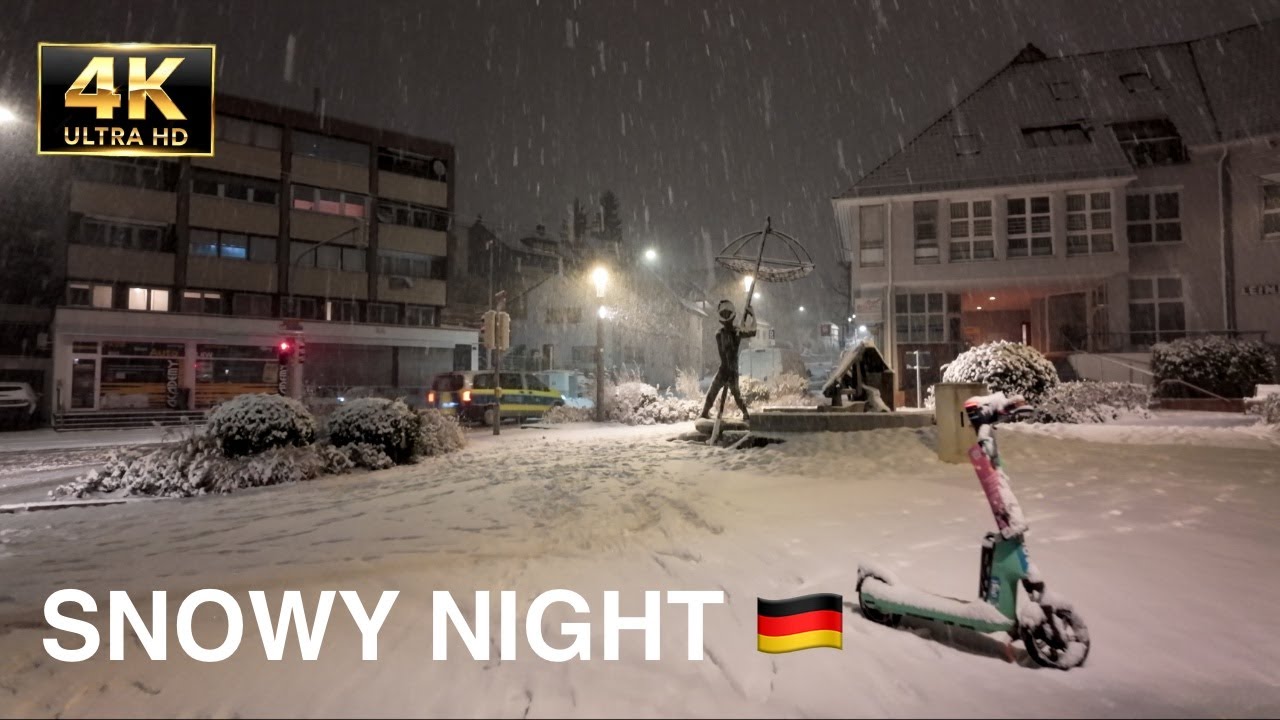 Winter Night Walk in Germany 🇩🇪 | Quiet Residential Neighborhood | Snowing ❄️ 4K ASMR