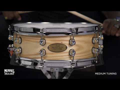 Pearl 14x5 Music City Custom Solid Ash Snare Drum (MCCA1450S-C1000)