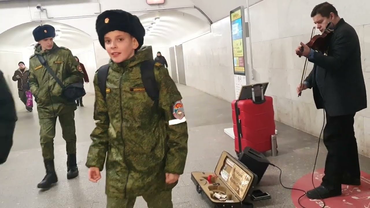 СКРИПАЧ КРУТОЙ , Переход Чистые Пруды