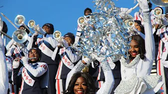 Howard Showtime Marching Band & Ooh La La! - Neck