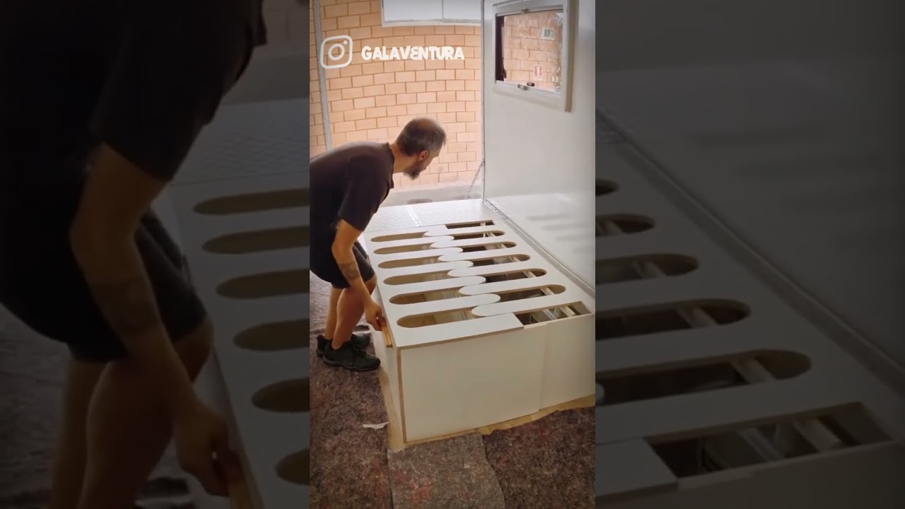 A smart and beautiful comb bed