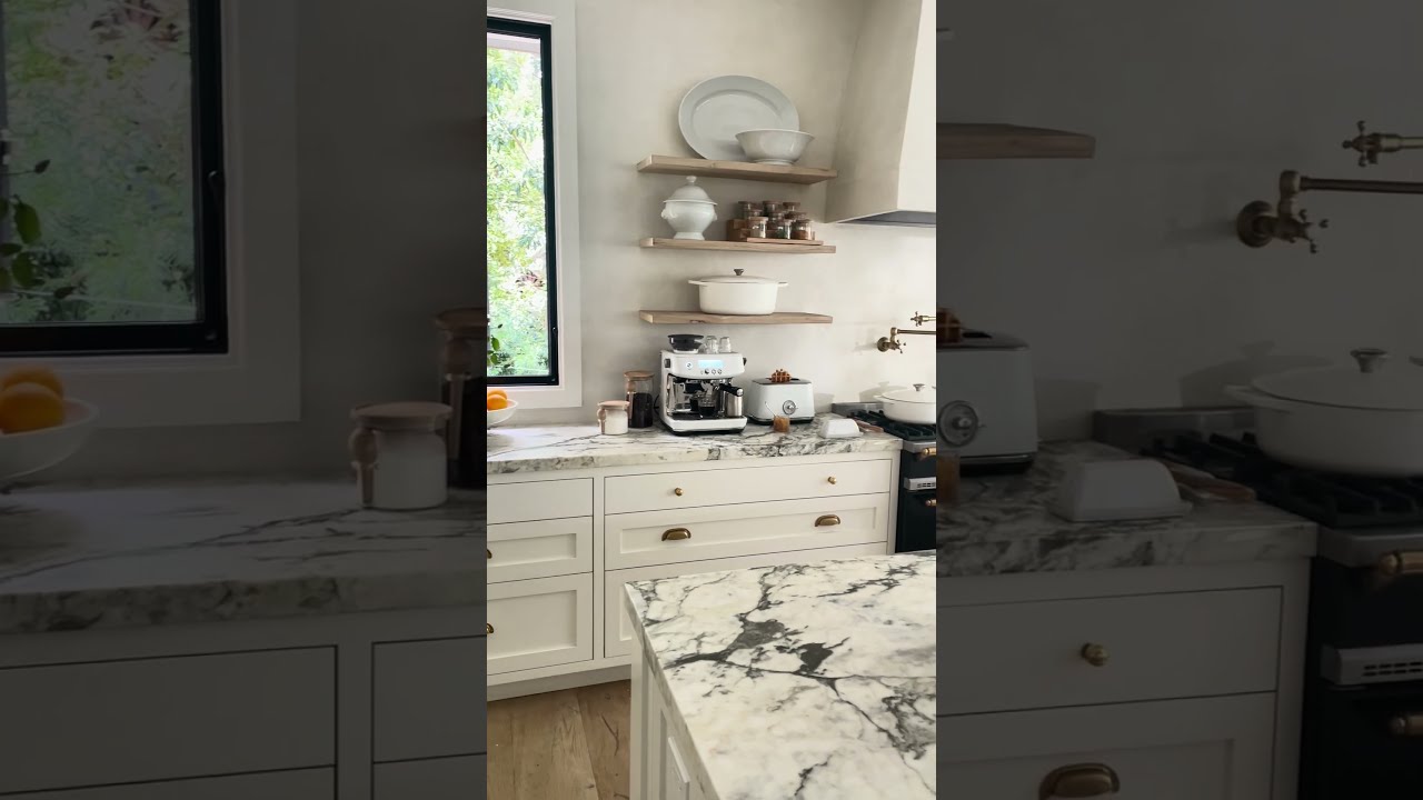 Stunning Blue and White Kitchen Decor Ideas | Inspiration for Your Home 🏡✨