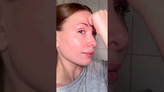 Forehead wrinkles massage