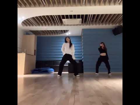 yeji & chaeryeong