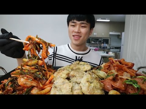 꽃돼지 오리훈제고기 굴전 <strong>굴무침</strong> 꿀맛 한식먹방[korean food]mukbang Eating show