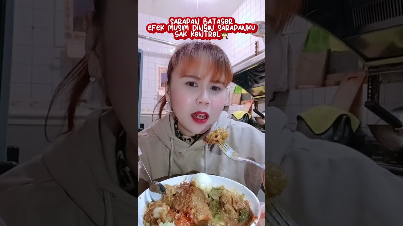 Makan batagor mantap sekali