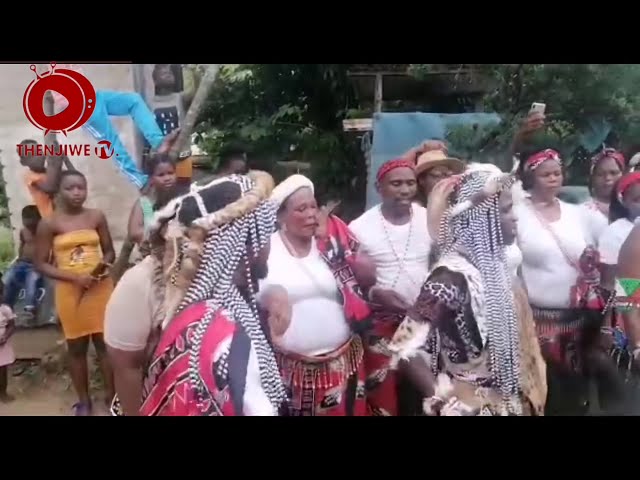 Sangoma Song | Baba Ngivulele Amasango | Thenjiwe TV class=