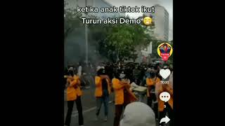 Viral_Ketika Anak TIK-TOK turun joget di aksi Demo.WWaaaaaaawww