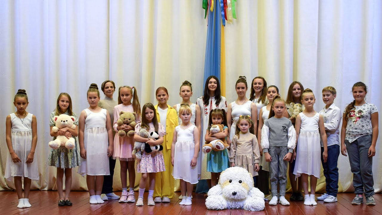 Естрадна вистава «Зупиніть війну!»