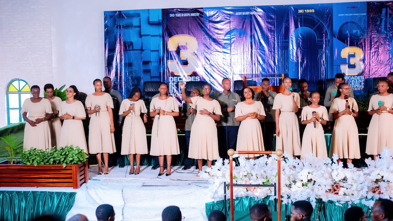 Ambassadors of Christ Choir yashimishije abitabiriye igitaramo cya Merry Melody Family Choir birenze