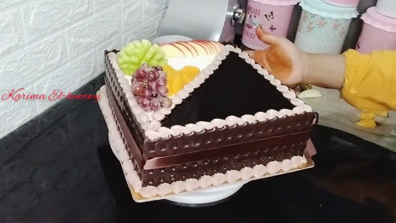 لو عايزه تعملي تورته المحلات🎂ف البيت😱 تورته نص فانيليا ونص شيكولاته 🥰اتفرجي ع الفديو ده😘