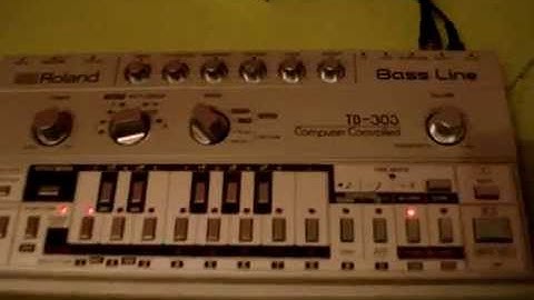 TB-303 sound Acid Techno
