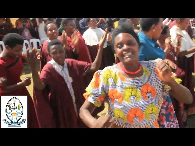 Praise nd Worship at Nyakaina Diocesan Mission class=