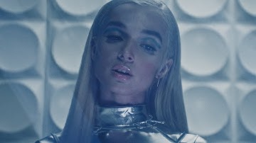 POPPY - Fill The Crown (Official Music Video)