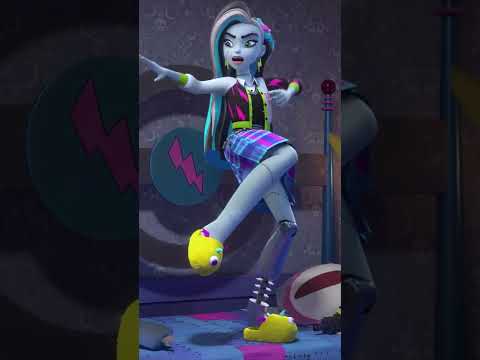 π¦ Draculaura Has a Babysitter Bat?! | Monster High #shorts