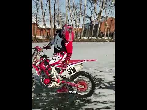 يبدو أنه كذلك لكنه ليس الجزء الثاني 1