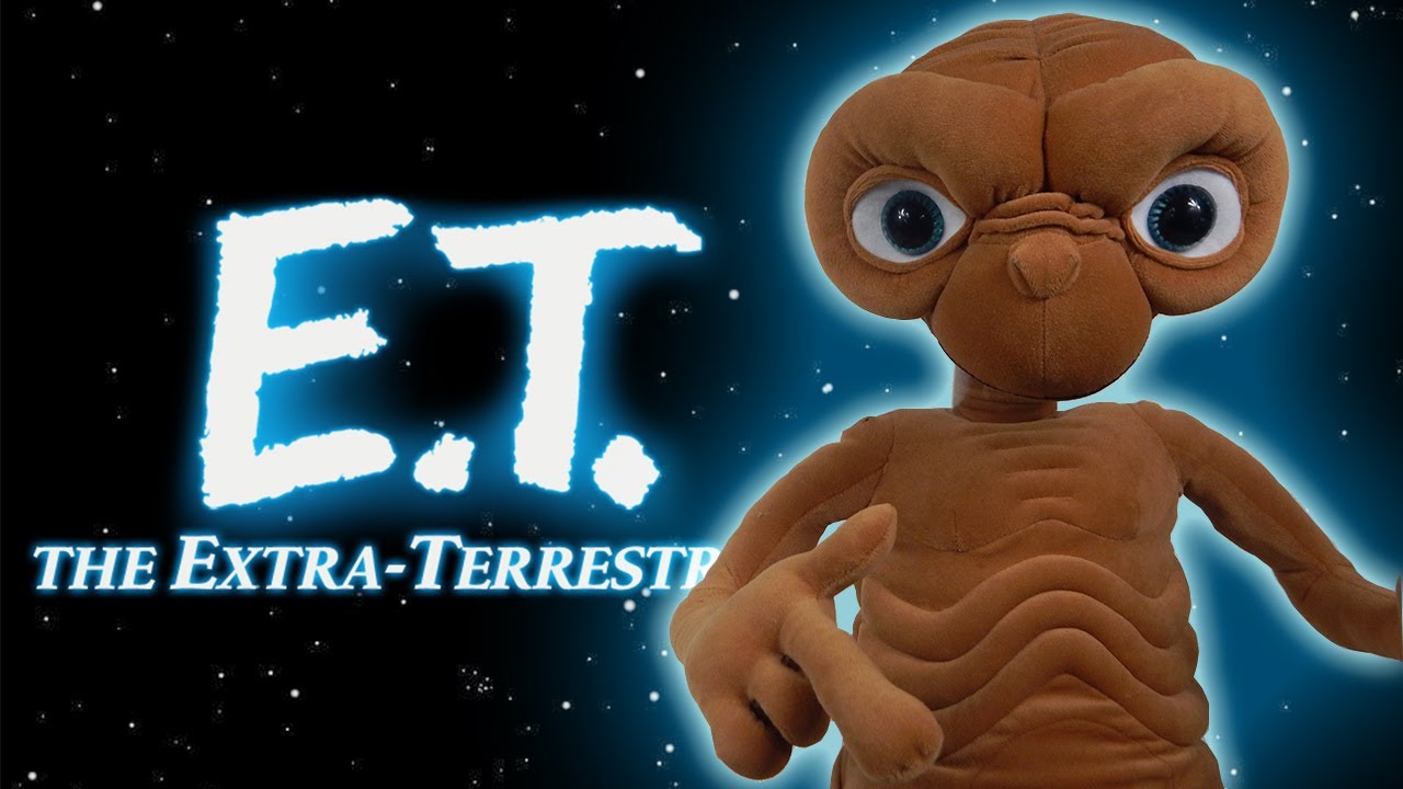 barco Doctor en Filosofía sello ET El Extraterrestre interactivo (22 In) ET DOLL, corazón y dedo luminoso.  De Universal Studios. - YouTube