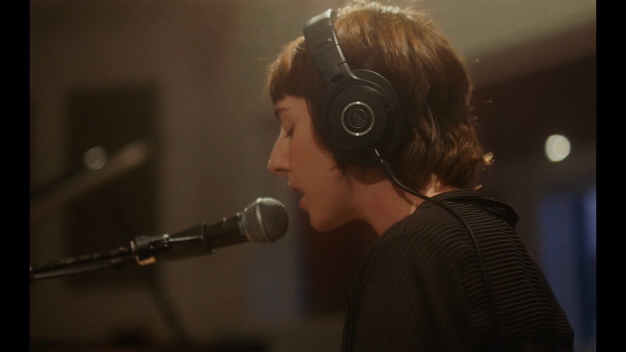 Kristine Leschper - "Figure and I" (Live at the Gradwell House)