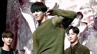 YUGYEOMS HIT THE STAGE DANCE - GOT7 IN SINGAPORE 161211