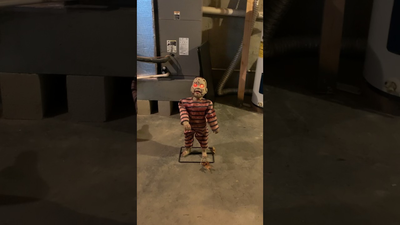 Spirit Halloween 2014 | Lil Walker Zombie Baby | DEMO