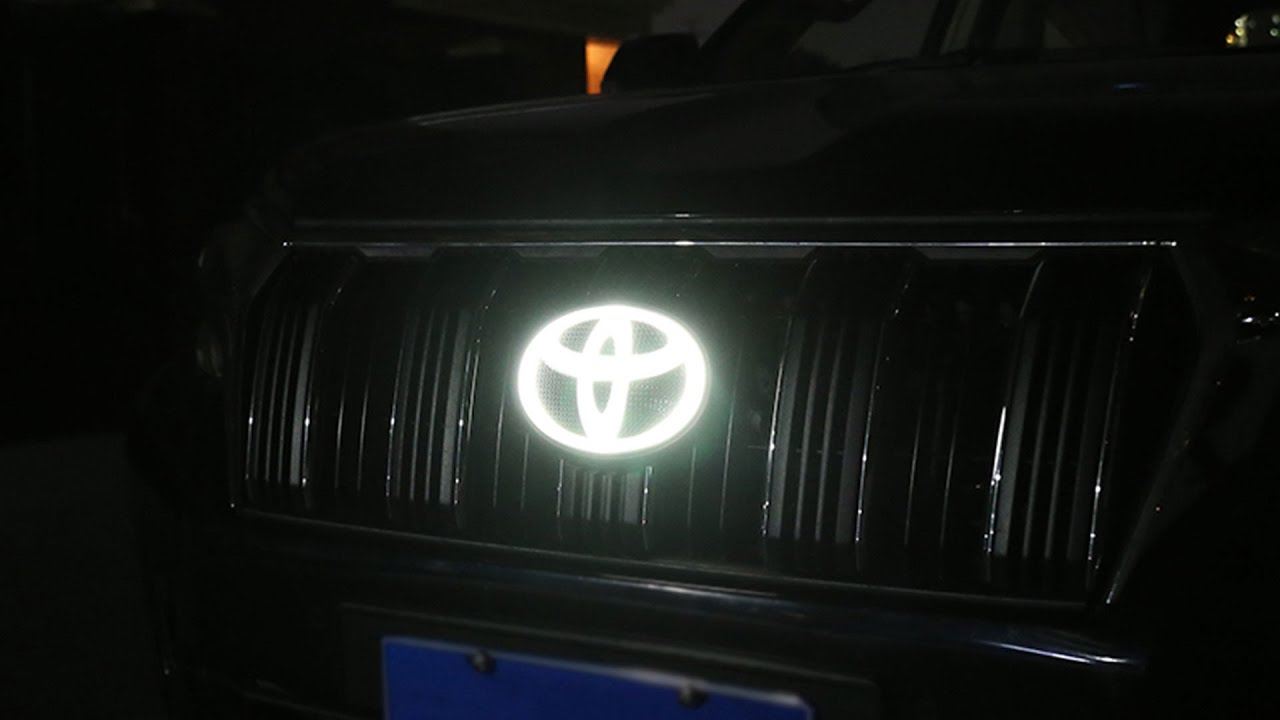 Dynamic Toyota Emblem | Led Light Toyota 2021 - YouTube