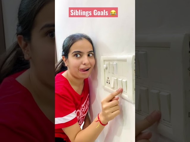 How siblings irritate each other ? 😂 #priyalkukreja #shorts #ytshorts class=