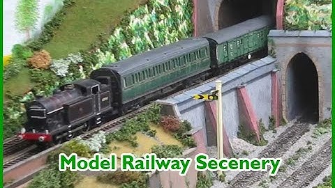Model Railway Scenery PT1. More scenery added to the Buckland Junction loft model railway. Scenic 1.