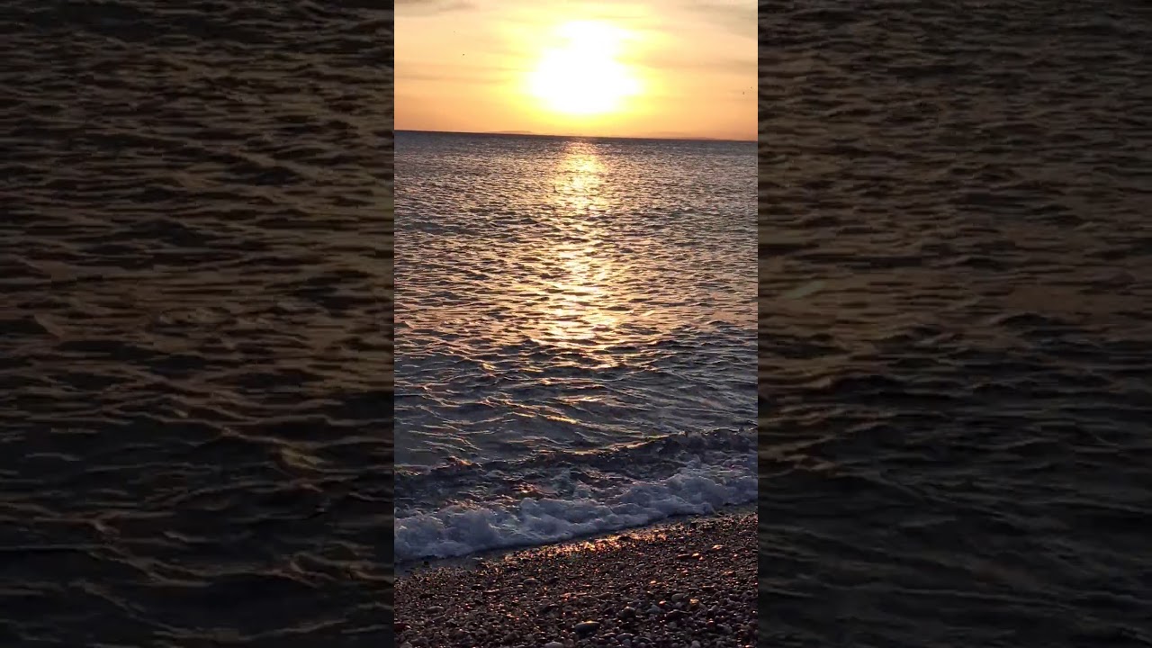 Waves near Seashore | Under One Minute