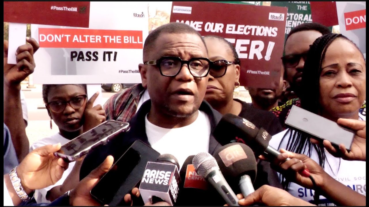 Организации гражданского общества проводят акцию протеста из-за задержек в внесении поправок в из...