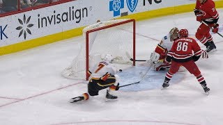 Teuvo Teravainen finishes pretty tic-tac-toe setup after turnover