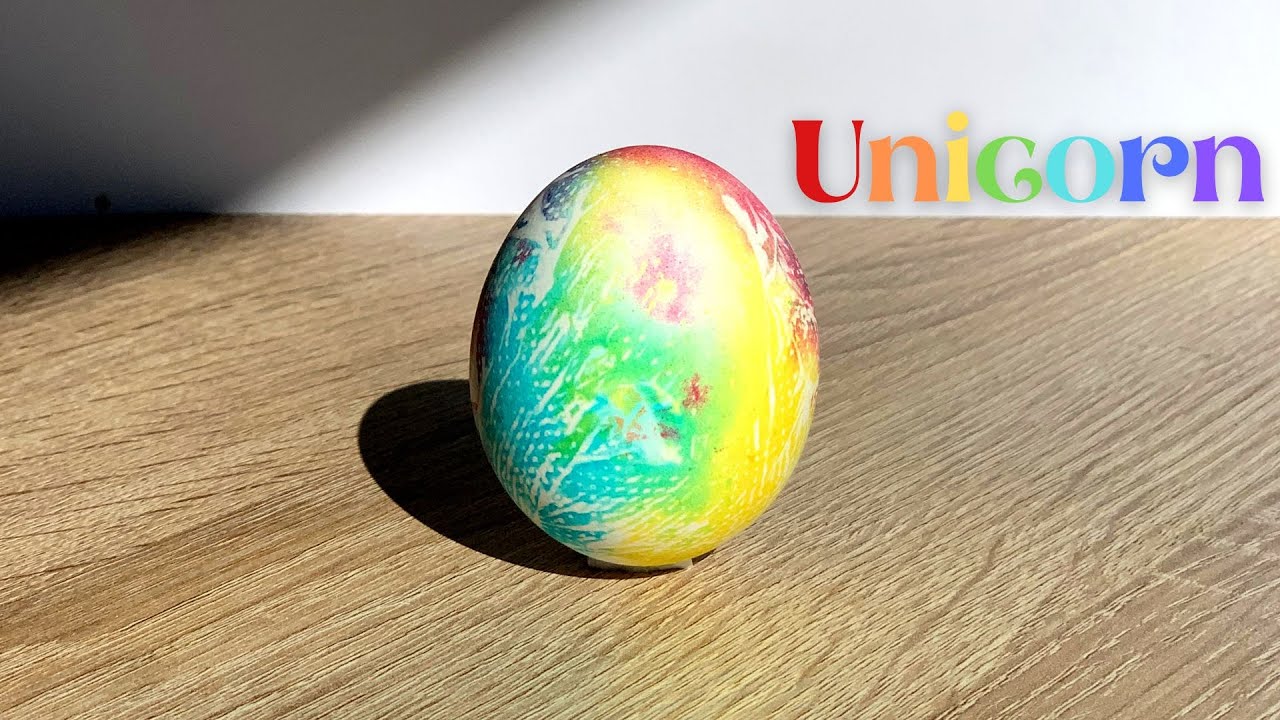 Самый простой способ покраски пасхальных яиц -радужные яйца