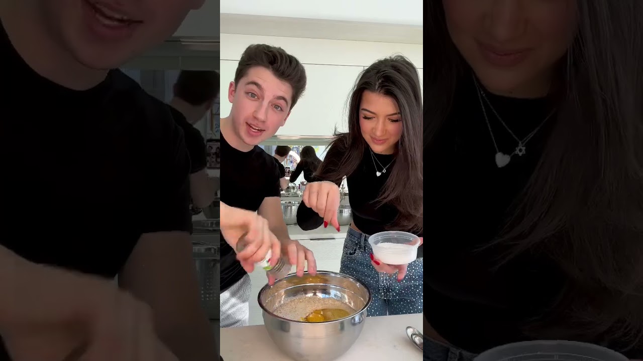 Matzo Ball Soup with @elliejanezeiler #matzoballsoup #jewish #cooking